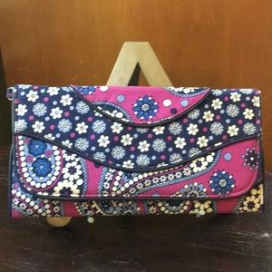 Vera Bradley🌸 Muliti Color Clutch Wallet Tri Fold